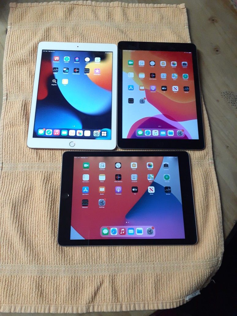 Lot Of 3 Ipads 6th Gen  (32gg) $450