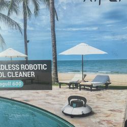 Súper Cordless Robotic Pool Cleanser