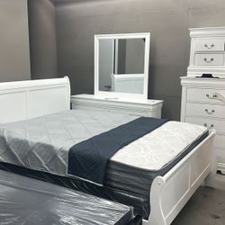 Louis Phillip white  Queen Bedroom Group 💛 Queen Bed, Dresser/Top, Nightstand, Chest 💥 Same Day Delivery at Houston area🏎️ $1049🪄