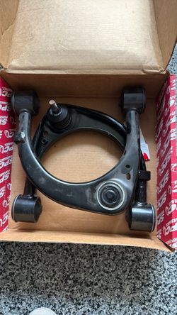 New Toyota Land Cruiser 200 Upper Control Arms