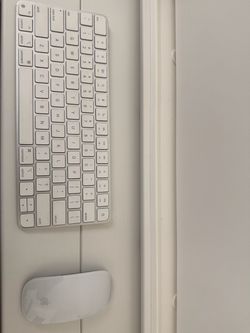 Apple Magic Keyboard + Magic Mouse 2