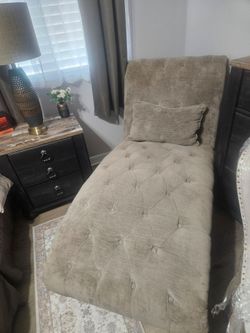 Chaise Lounge