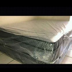 Queen Size New Thick Pillow Top Bed Can Deliver 