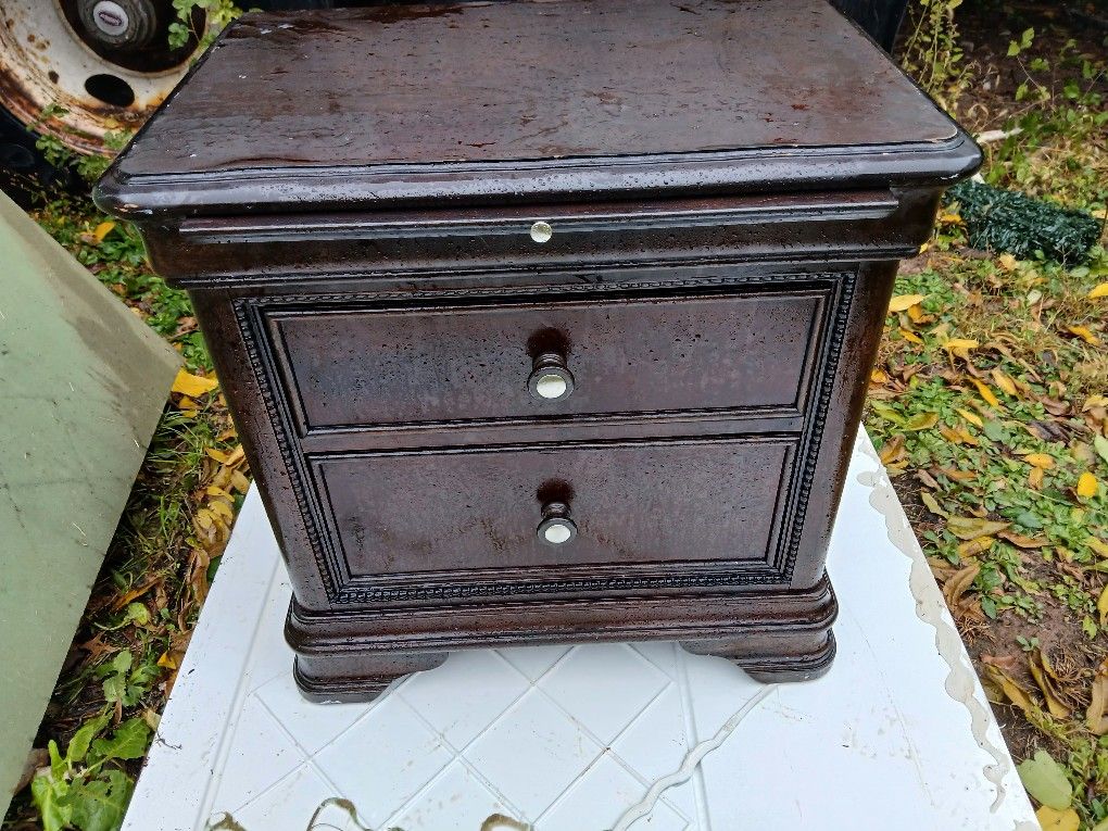 Nightstand 