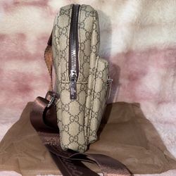 G ucci Sling Bag