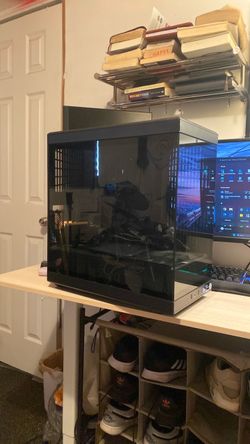 Hyte Y40 Desktop PC Tower