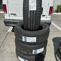 New Tire 275/55R20 Kumho Crugen HP27 113H Set Of 4 Tires Finance Available