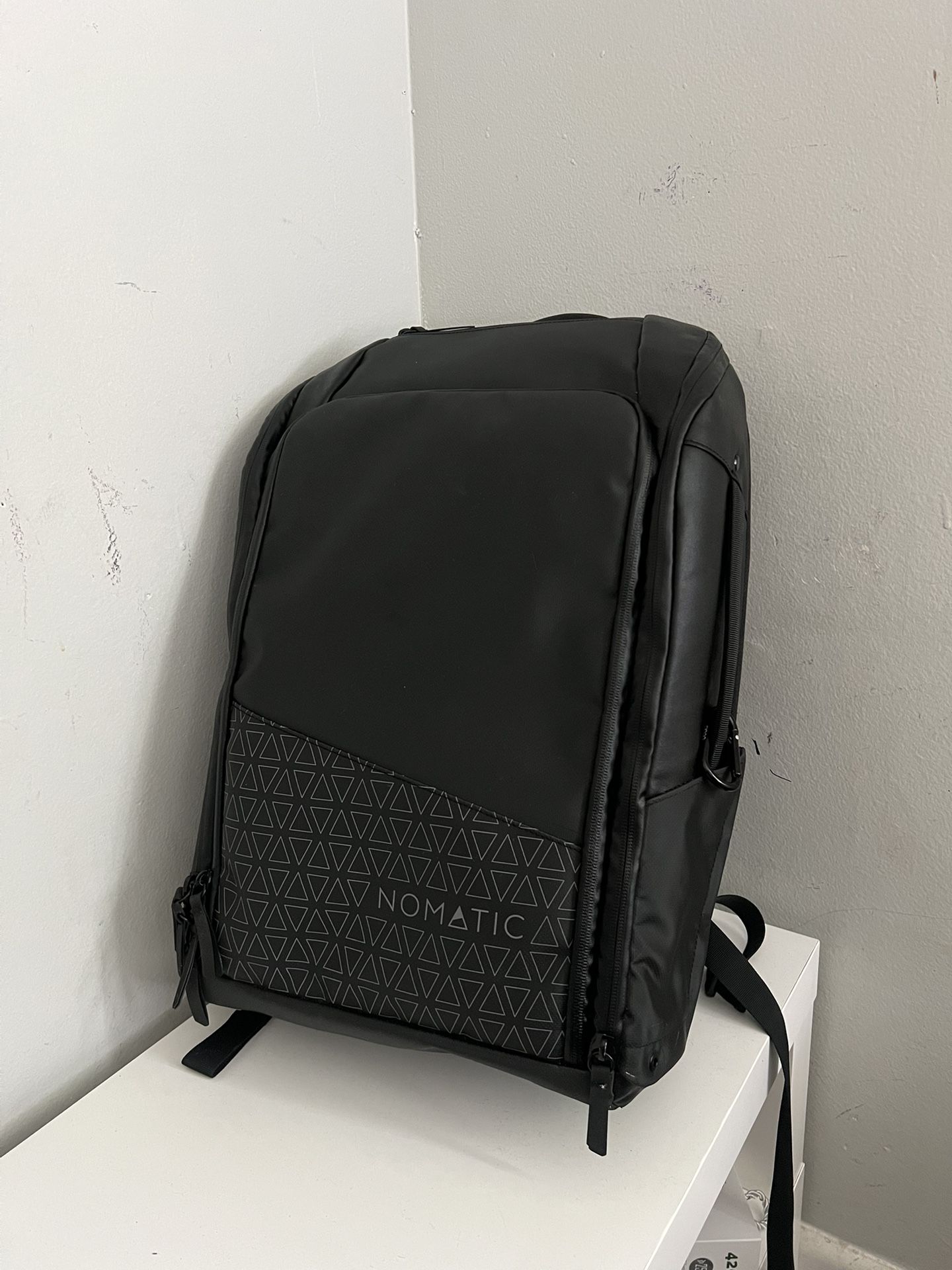 Nomatic Travel Pack Backpack 20L Tech Techie Carry-On Black