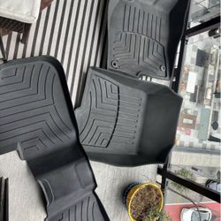 Weather tech Floor Mats 24’ Civic 
