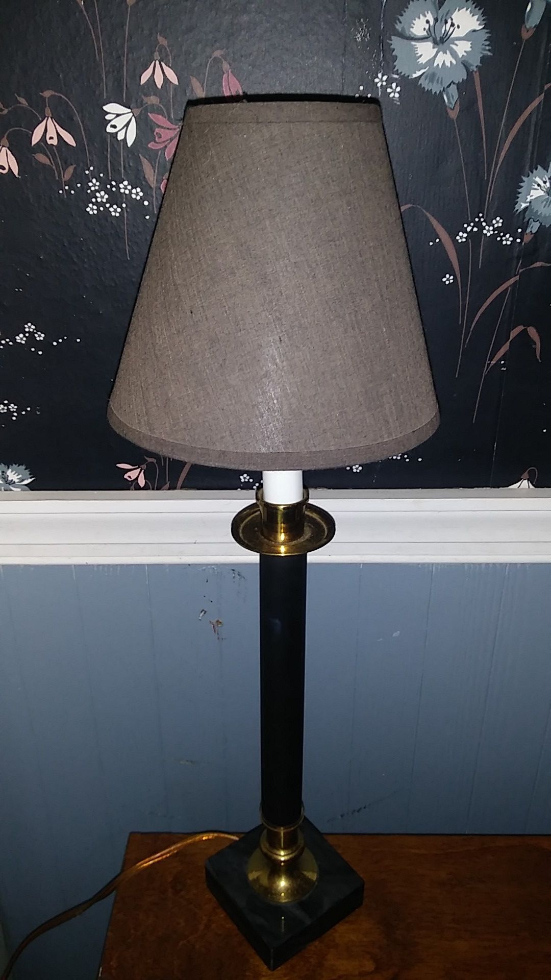 Table lamp