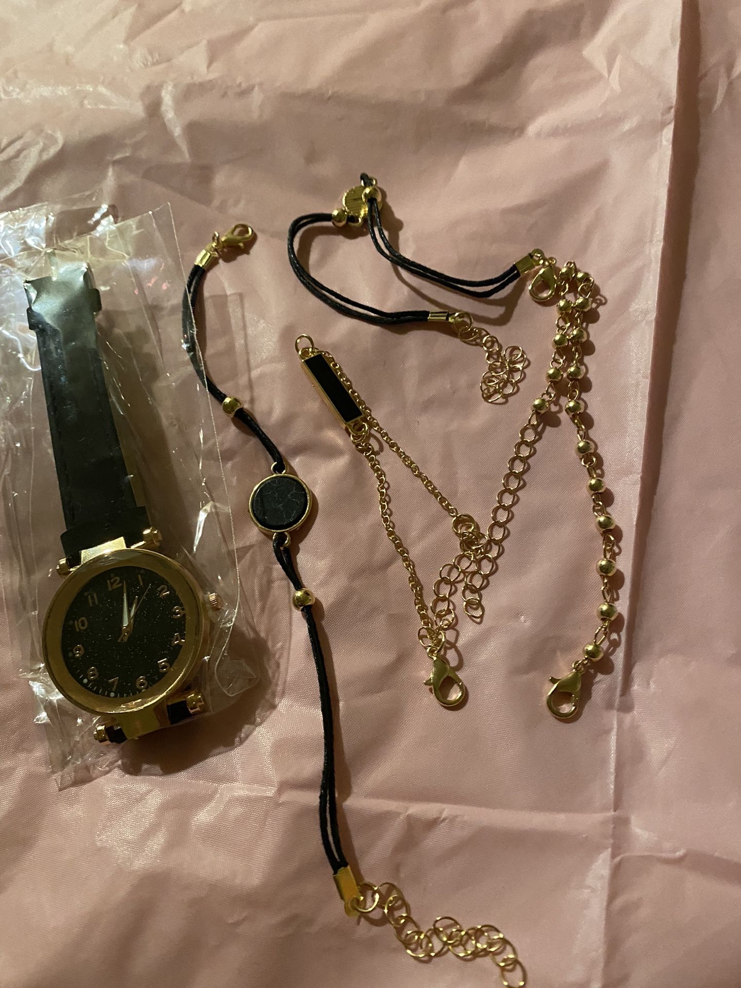 Set Clock And Necklaces For Woman