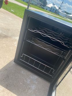 Compact wine cooler refrigerator