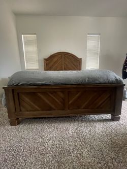 QUEEN SIZE BEDROOM SET