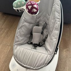 4 Moms Mamaroo Swing