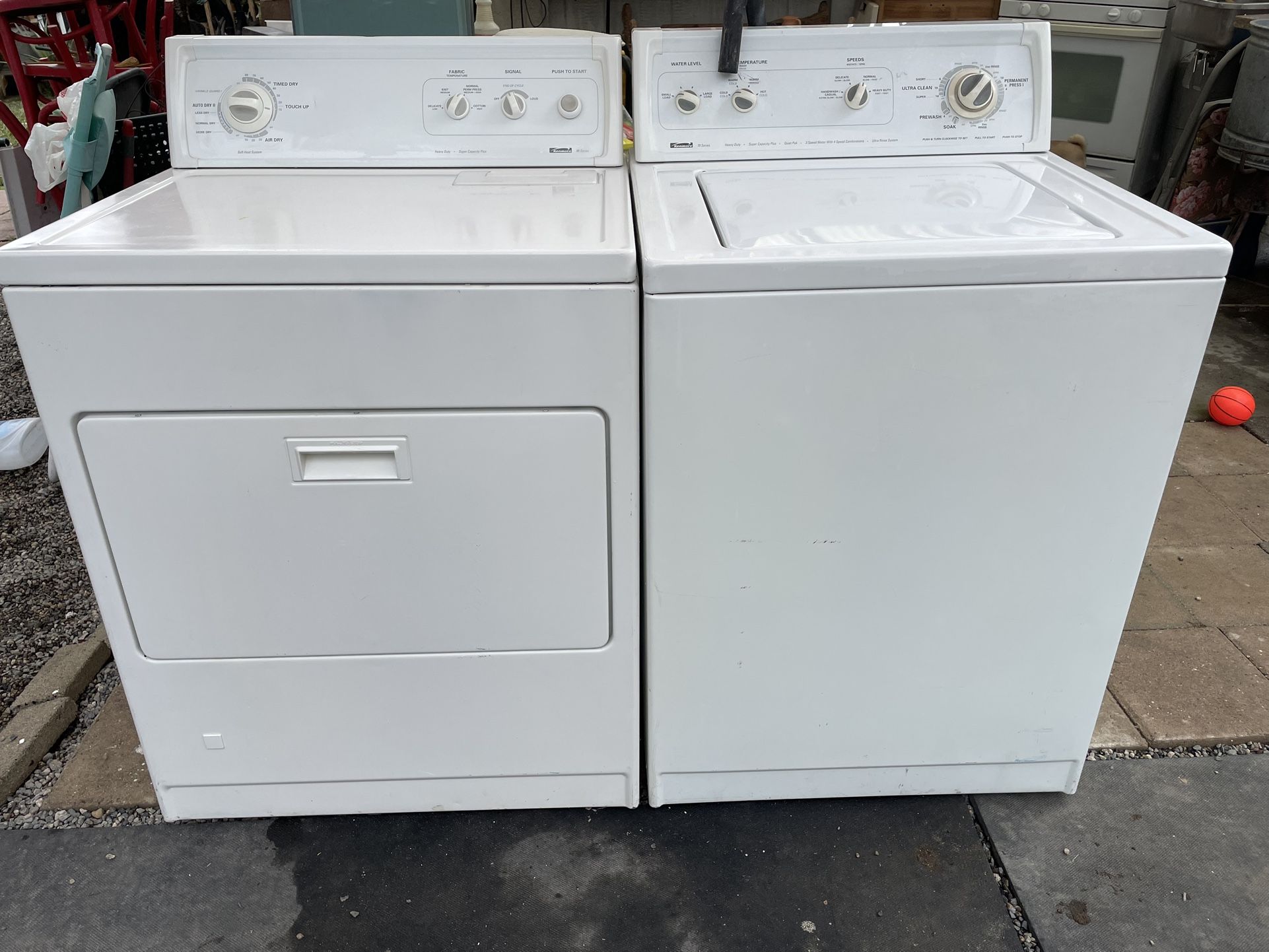 KENMORE WASHER AND GAS DRYER SET