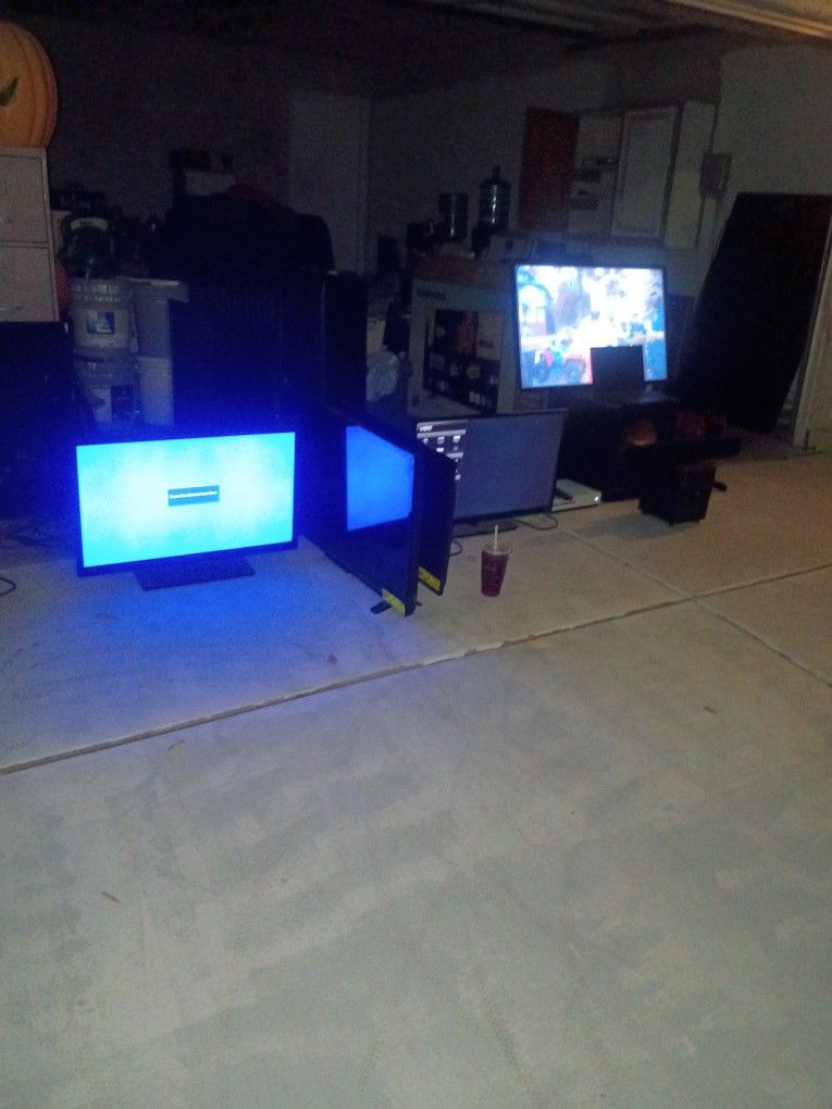 5tvs Xbox 1s Klipsch Sub. Vizio Sound bar Setup Dell Touch Screen Laptop