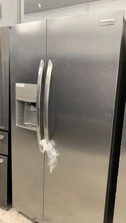 Frigidaire Side By Side Stainless Steel !