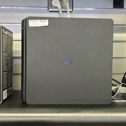 PlayStation 4 Slim 