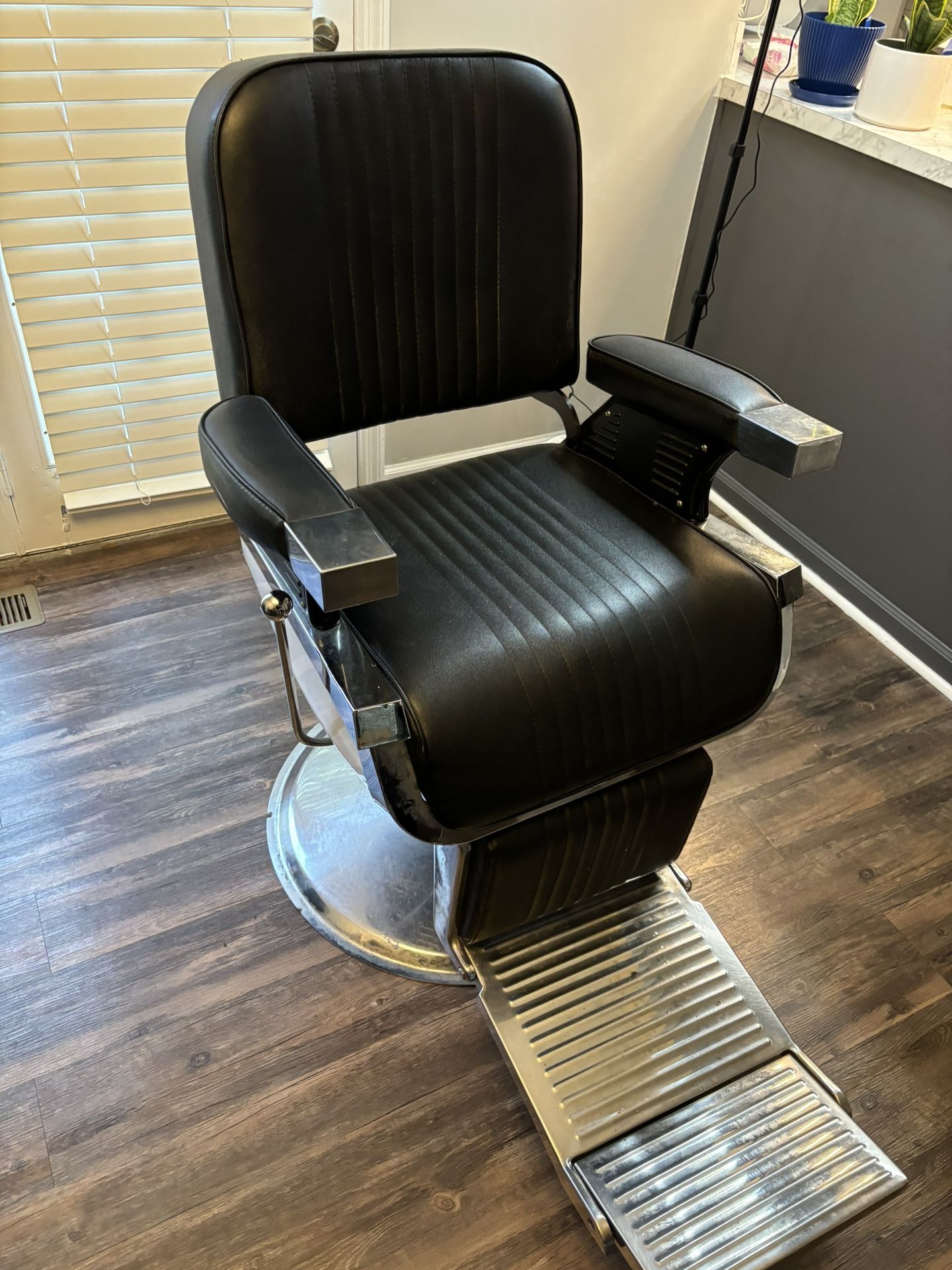 Barber Chair 