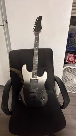 Black/White Electric Guitat
