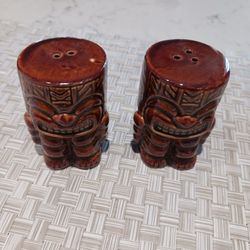 TIKI Salt & Pepper Shaker Set