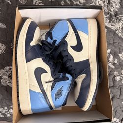 Jordan 1 Mid UNC