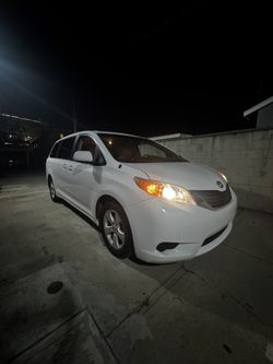 2014 Toyota Sienna