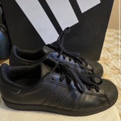Adidas 9.5M never Used