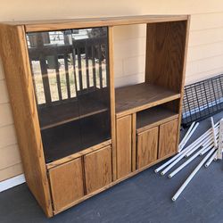 Entertainment center