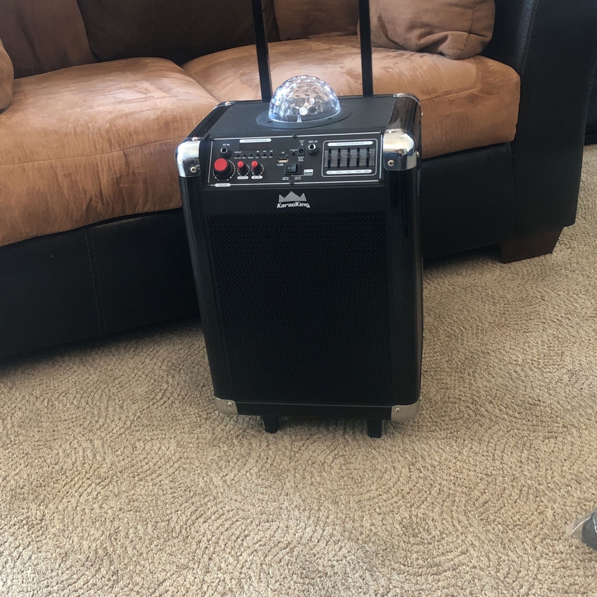 Karaoke King, Karaoke Machine