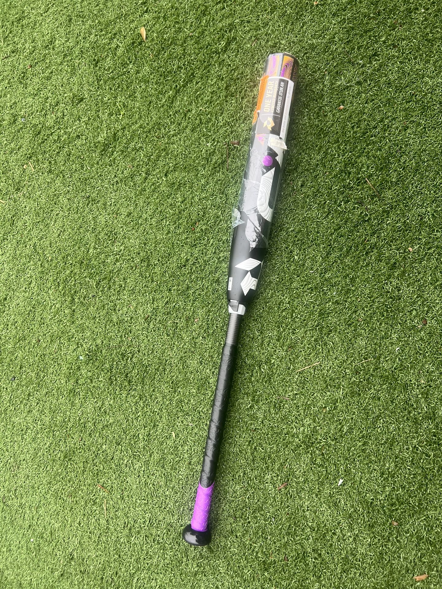 Brand New Demarini 30/19 Softball Bat
