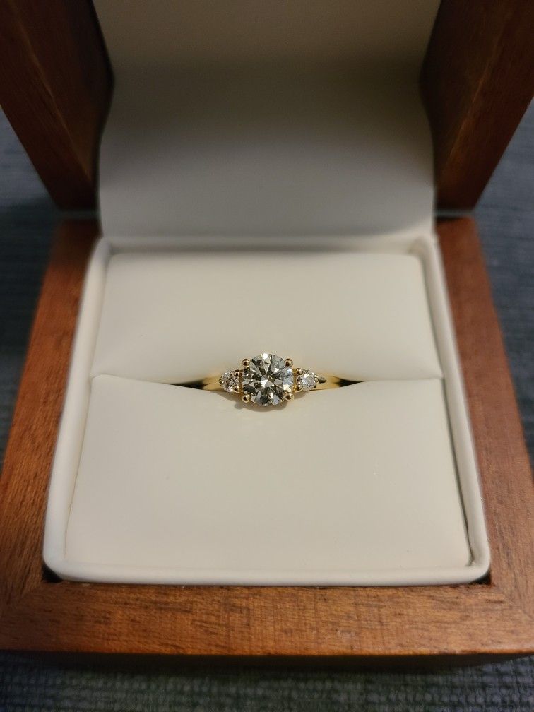 14K Gold + 0.82 Ctw - NEW Engagement Ring, NEVER Worn - Appraisal Included