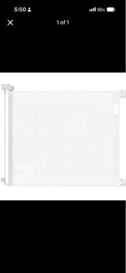 Retractable baby gate (new in box)