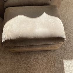 Comfy Chair With Ottoman 