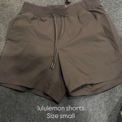 Lululemon Men Shorts Size Small