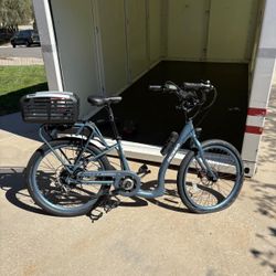 Pedego Boomerang (Electric Bike + Extra Battery)