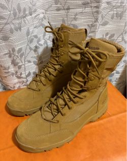 Danner Men’s Size 9.5