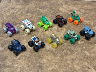 10 Monster Jam minis