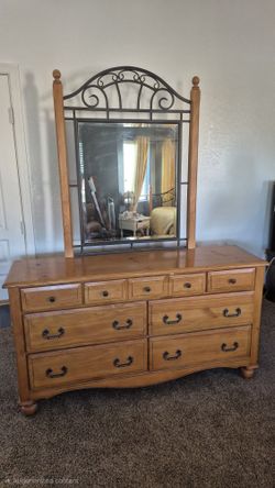 4 Piece Wood Bedroom Set King Bed