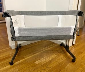 Bassinet With Portable Bag & 5 Sheets