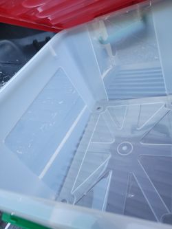 Storage bins