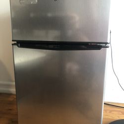 Mini Fridge & Freezer