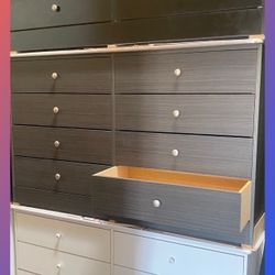 8 drawers dresser / Eight drawers dresser