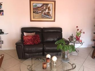 Reclinable leather sofa