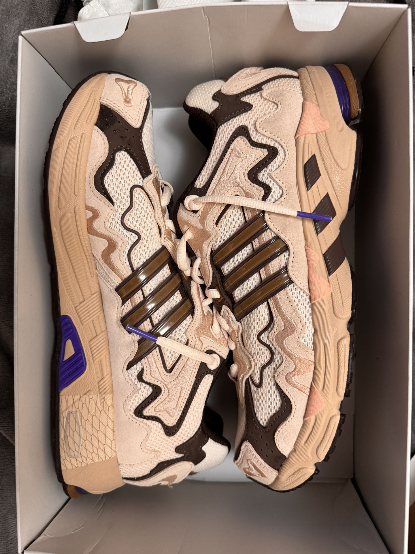 BAD BUNNY ADIDAS