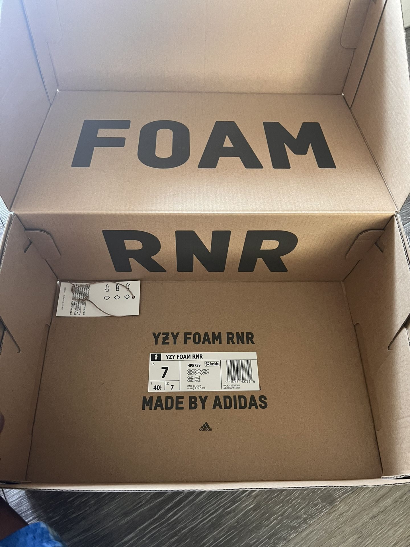 Yzy Foam Runners