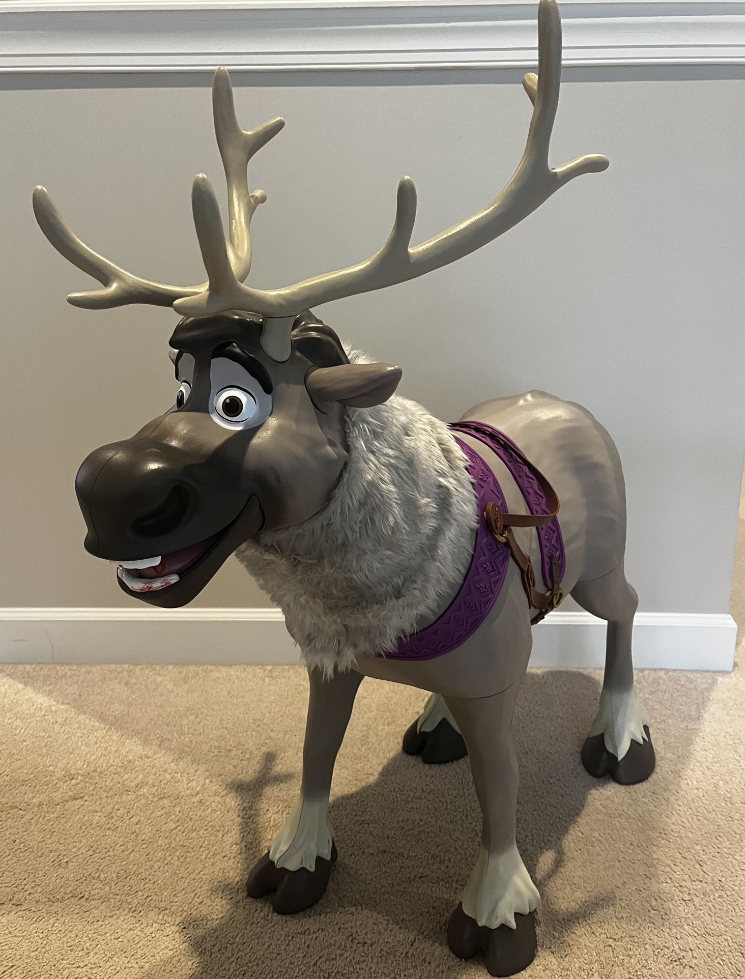 Frozen 2: Play date Sven Ride On Toy