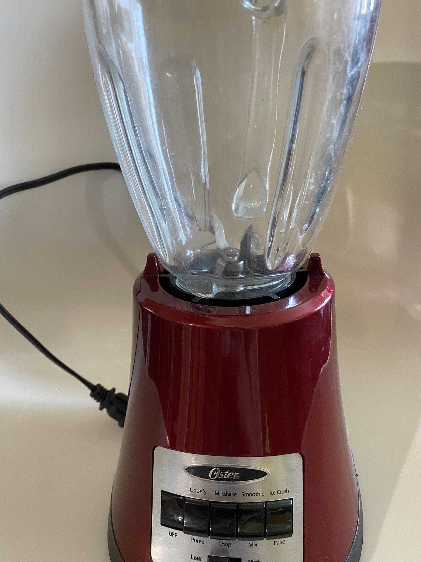 Oster BLSTMG blender with glass jar