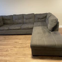 Couch With Sleeping  Option
