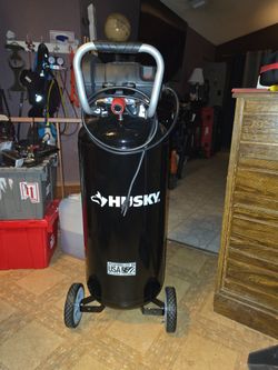 Husky  20 gallon air compressor